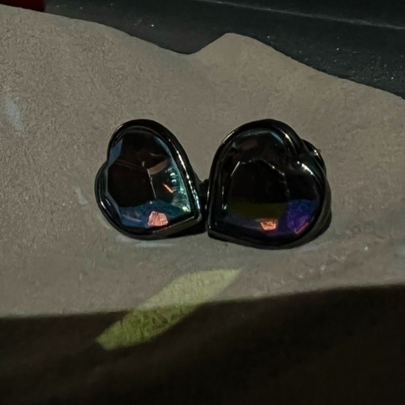 Yves Saint Laurent YSL Iridescent Gripoix Aurora Borealis Crystal Heart Earrings - Picture 5 of 12
